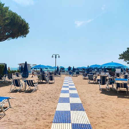 리도 디 예솔로 Brioni Fronte Mare 아파트 외부 사진